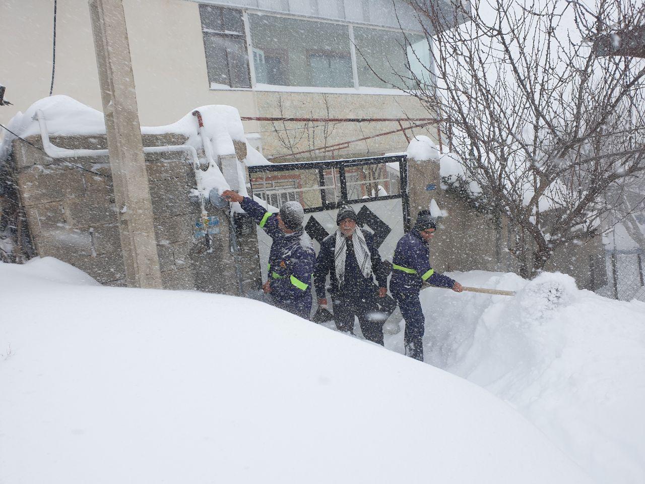 شرکت گاز استان گیلان از برف سنگین 98 هم سربلند بیرون آمد