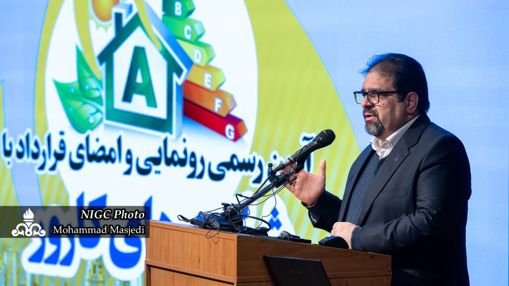 معاون وزیر نفت در آیین رونمایی و امضای قرارداد با شرکت‌های‌ کارور تصریح کرد: کارور؛ حلقه واسط حاکمیت و مردم در مدیریت مصرف انرژی