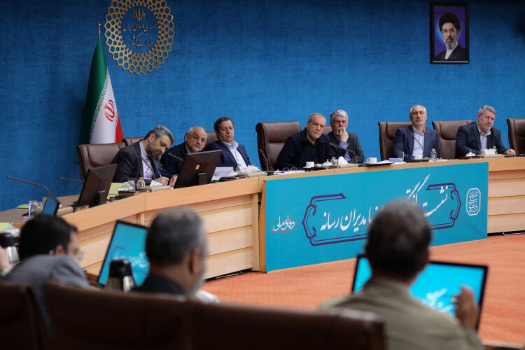 رئیس‌جمهوری: بخش انرژی کشور با وجود آسیب‌های ناشی از جنگ مدیریت شده است