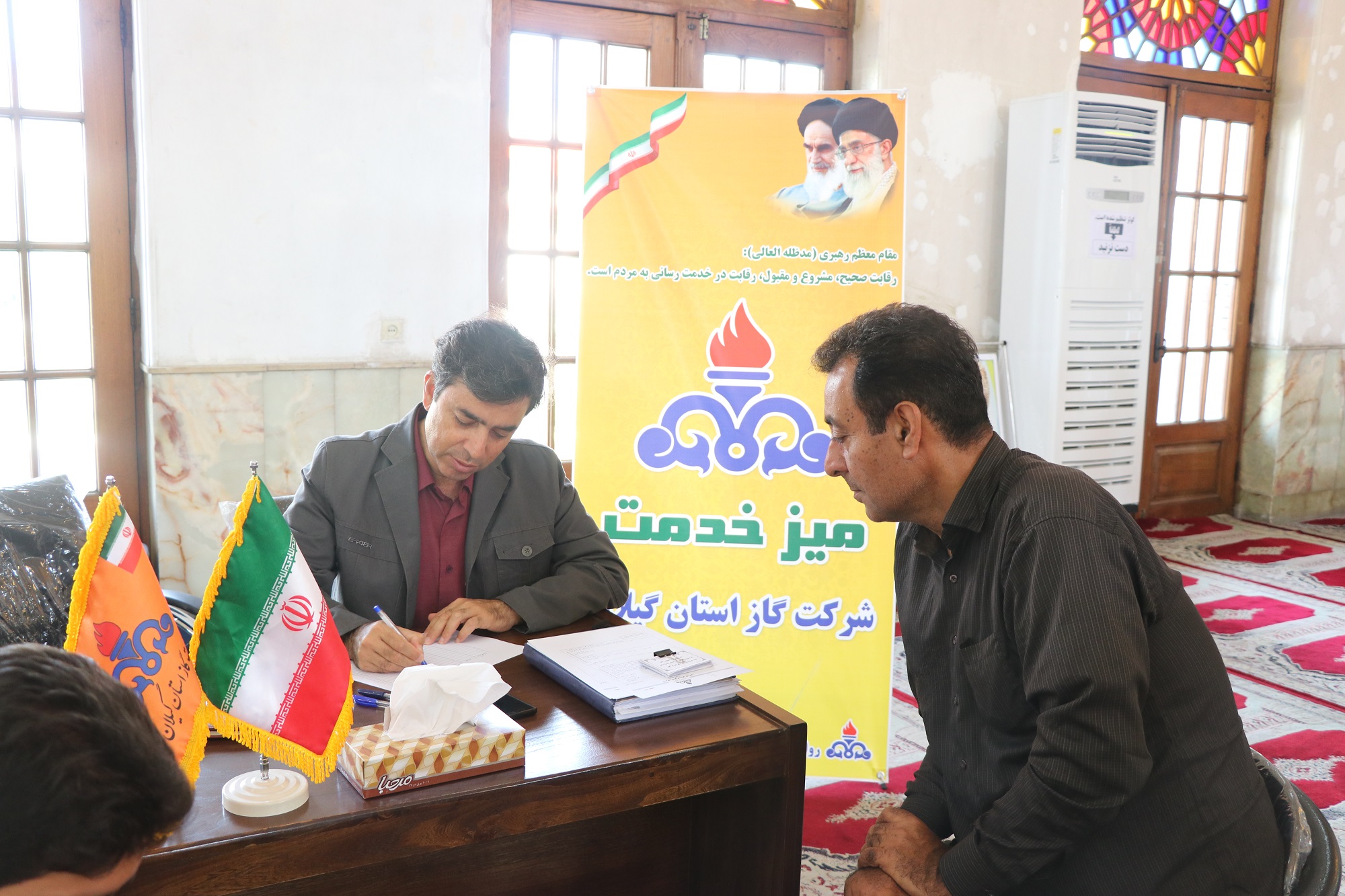 برپایی میز خدمت شرکت گاز استان گیلان در نماز جمعه سراسر استان
